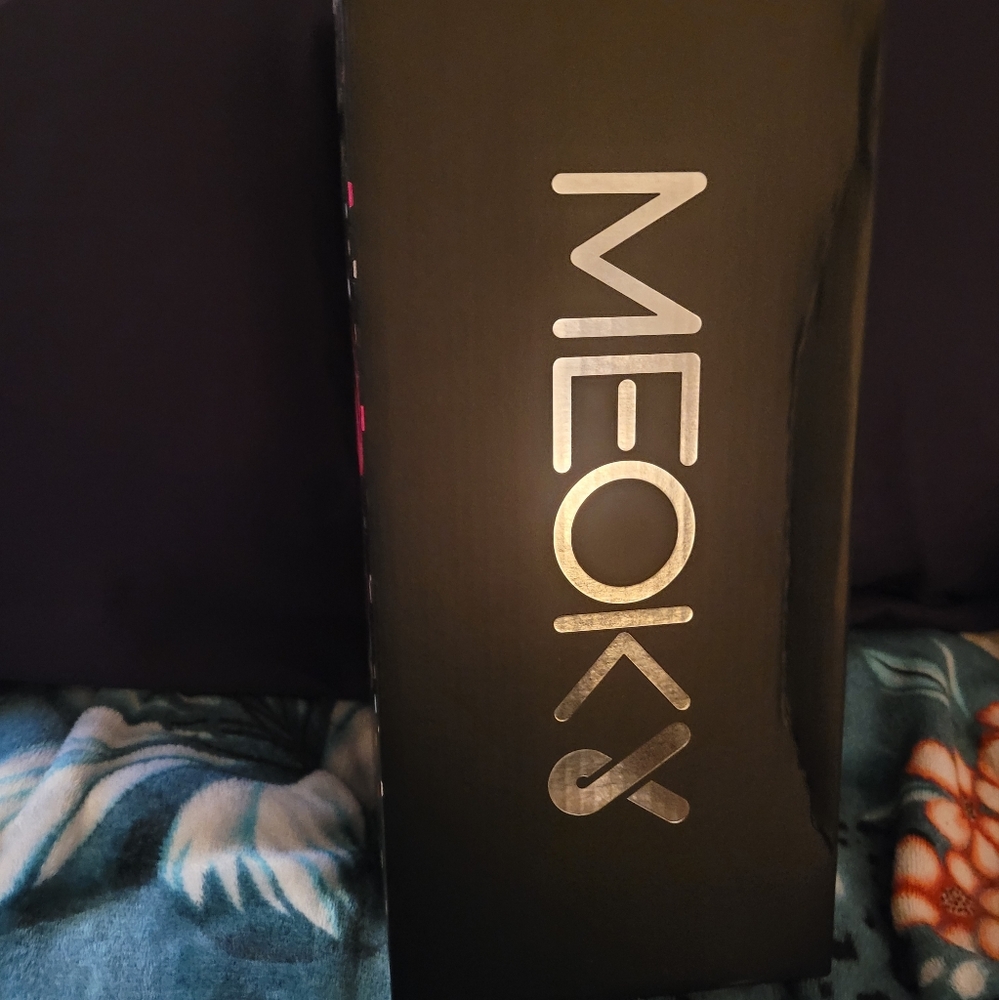 40oz NIB Meoky Flamingo Pride Tumbler